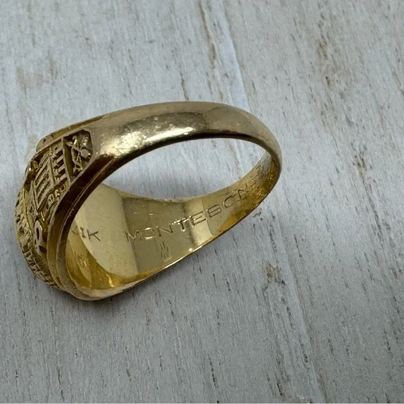 SUAREZ 18K Emerald school ring, University de la Salle, 5.1g